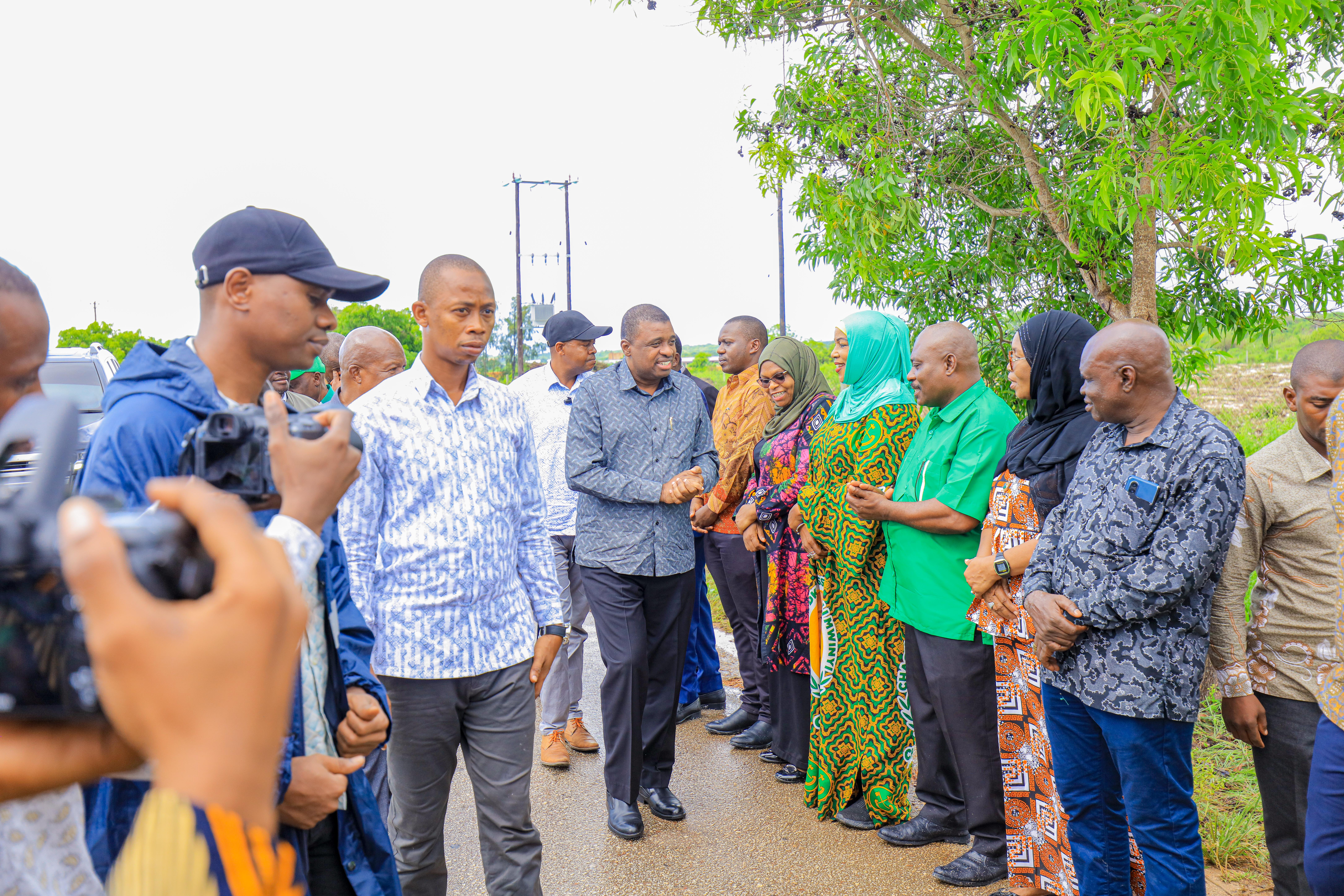 Community and government leaders welcoming Teravon at the Zanzibar site